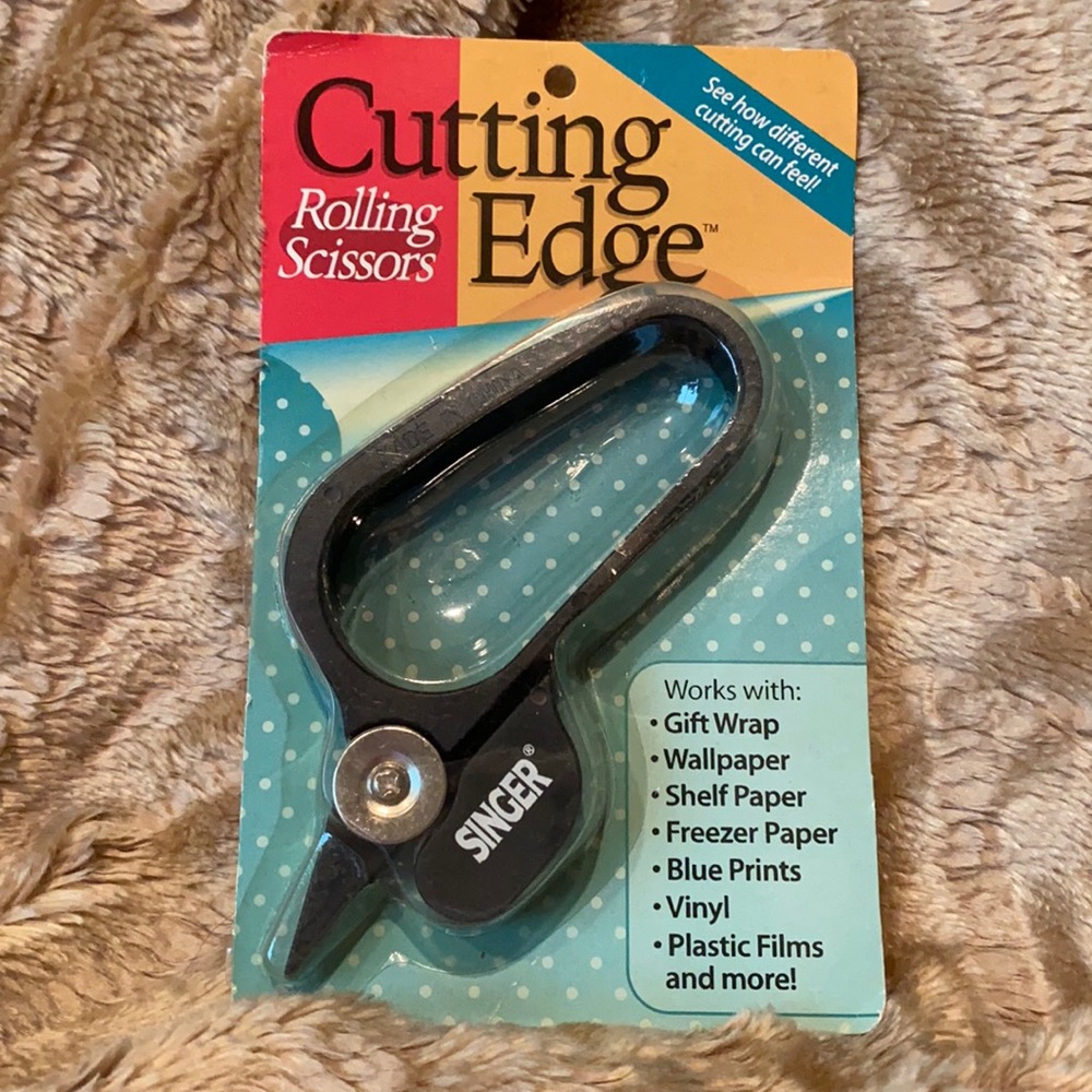 ~Singer~ Cutting Edge Rolling Scissors